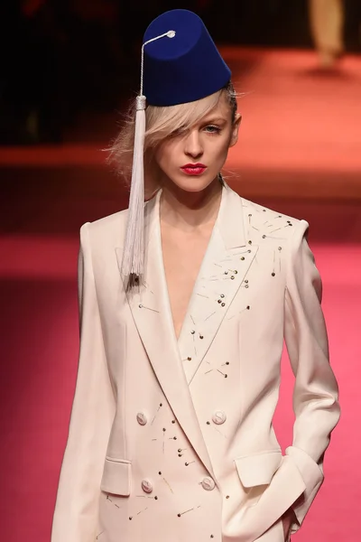 Look 1